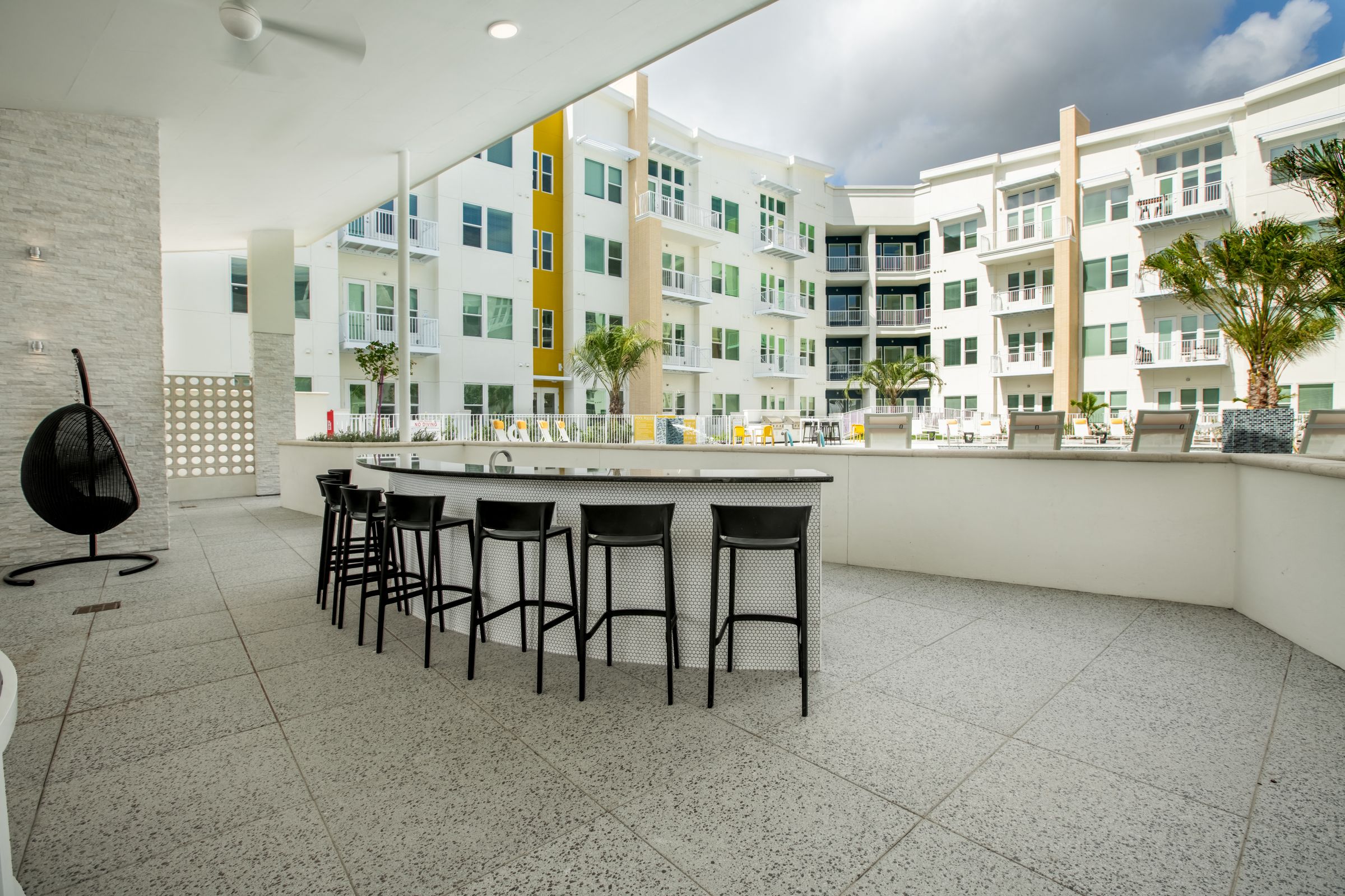 Outdoor Pavilion Cirrus Apartments